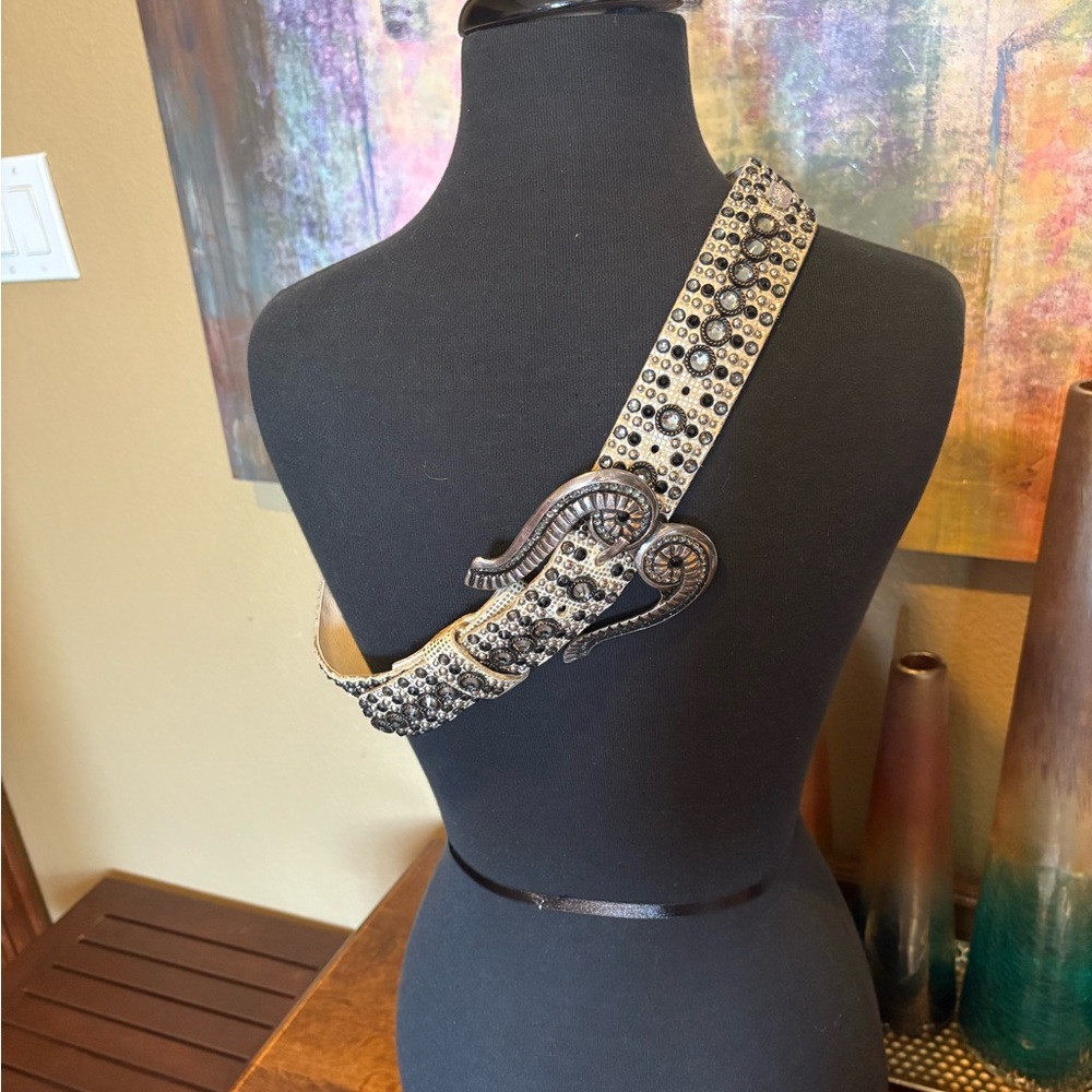 Kippys Cream and Silver Embellished Belt (34)